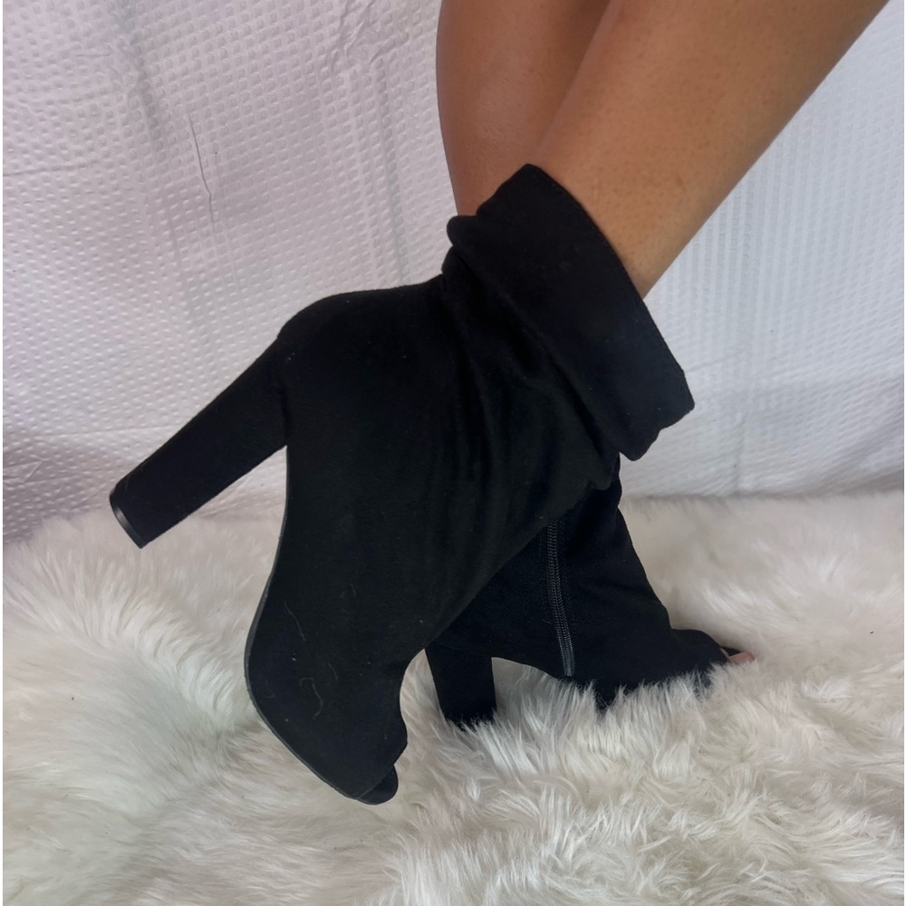 Women's Open Toe Black Ankle Booties Boots Charlotte Russe Size 8W Fabric